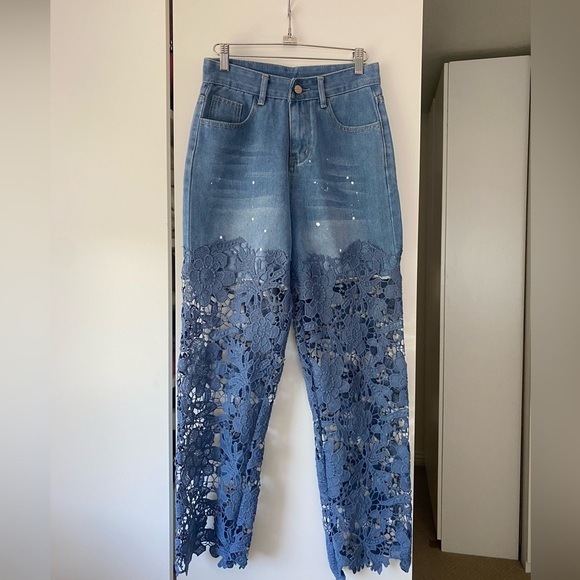 ✨ Monvess Denim Lace Overlay Jeans – Size M ✨ - Picture 2 of 9